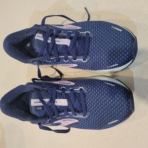 Brooks Women's Adrenaline GTS 22 Supportive Running Shoe